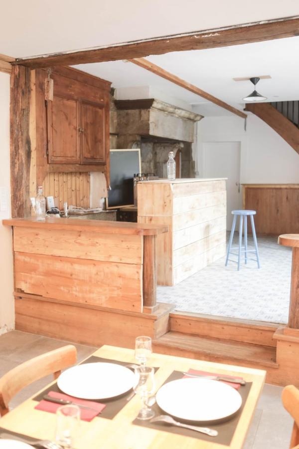 Les Repaires Hotel Nans-sous-Sainte-Anne ภายนอก รูปภาพ