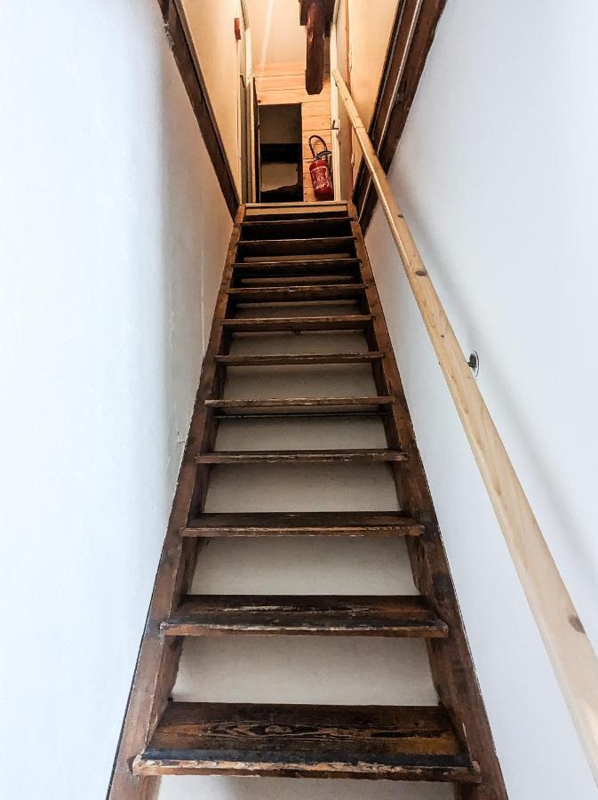 Les Repaires Hotel Nans-sous-Sainte-Anne ภายนอก รูปภาพ